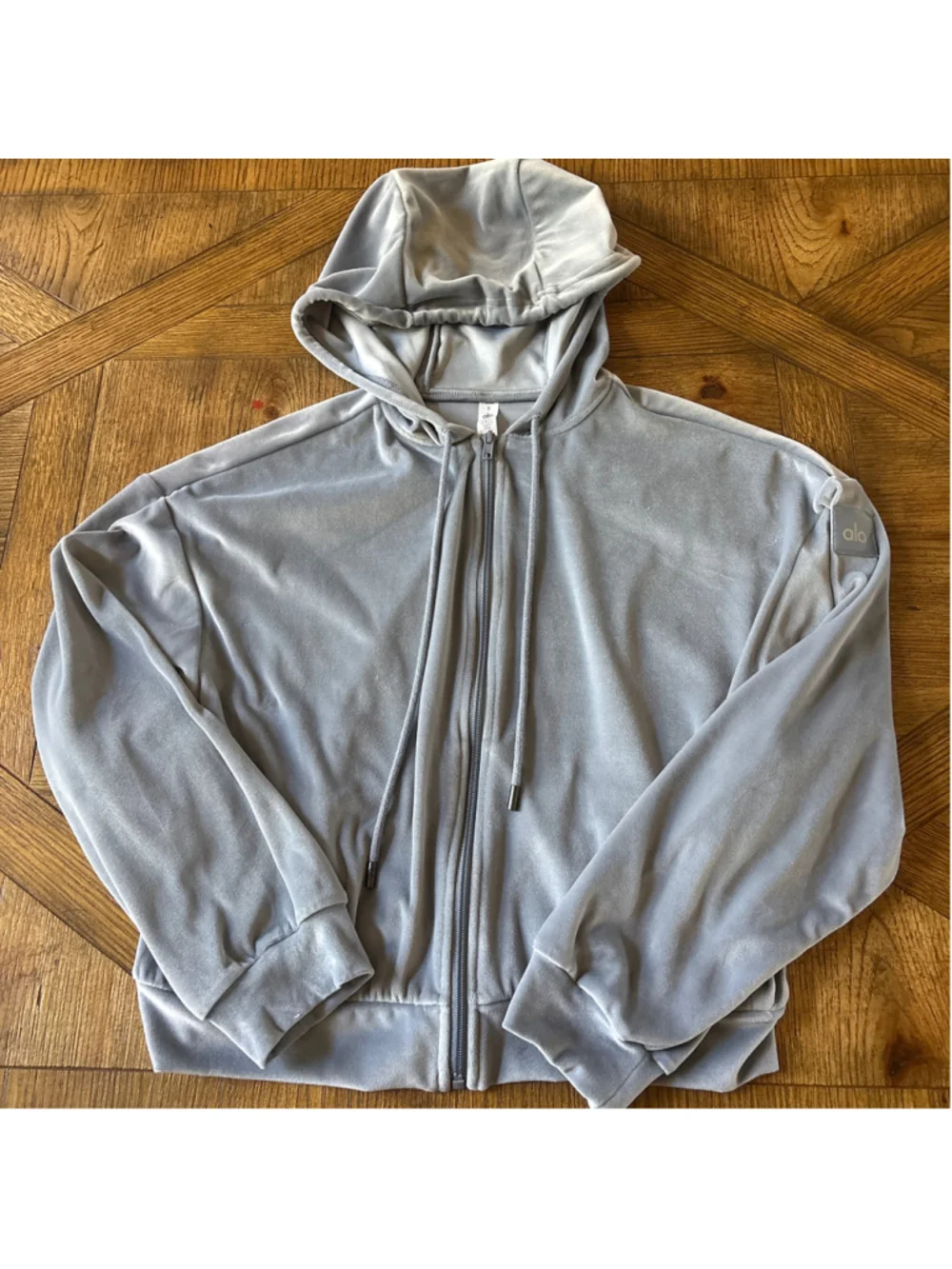 Alo Yoga Velour glimmer Full -Zip Hoodie cropped